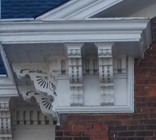 Italianate paired brackets