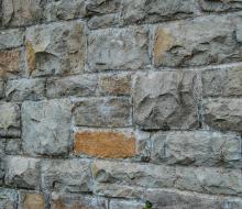 Section rusticated stone wall