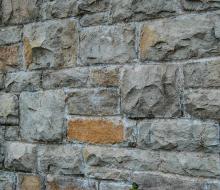 Section rusticated stone wall
