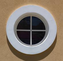 Porthole window